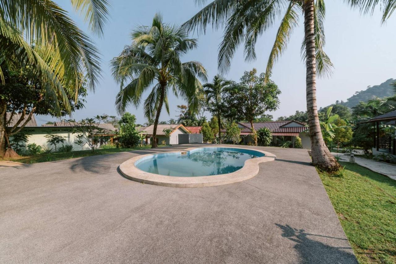 Surfer'S Village Khao Lak Zewnętrze zdjęcie